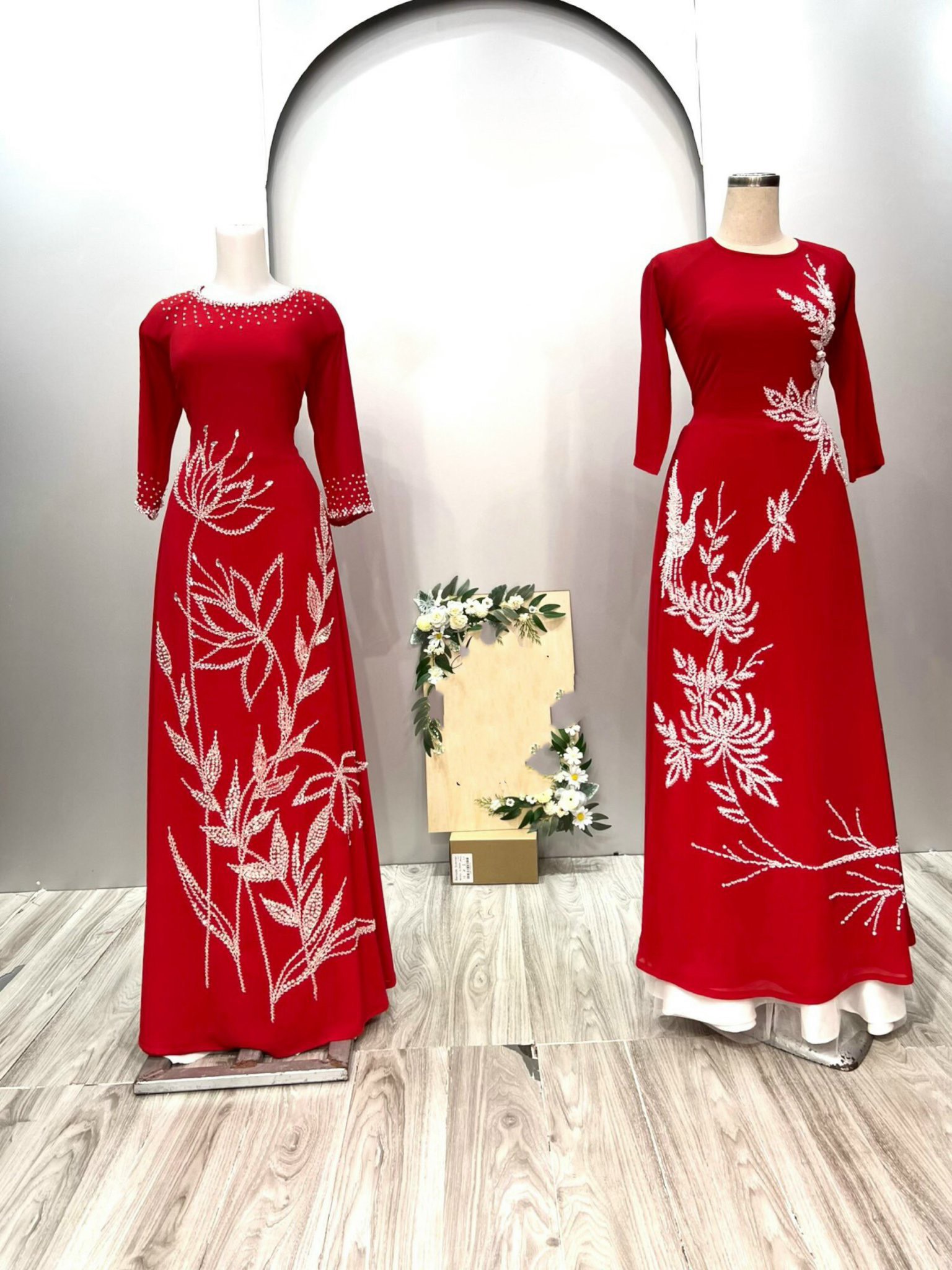 Áo dài Bà Sui Đỏ Lụa Mỹ, Đính Kết Sen BS57 Áo dài Bà Sui Đỏ Lụa Mỹ, Đính Kết Sen BS57