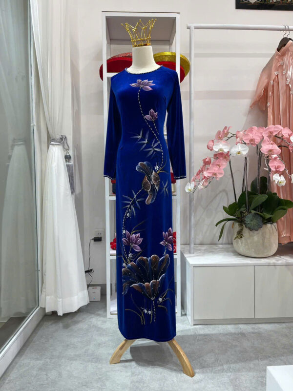 Áo Dài Bà Sui Nhung Xanh Coban Đính Pha Lê Hoa Sen BS37