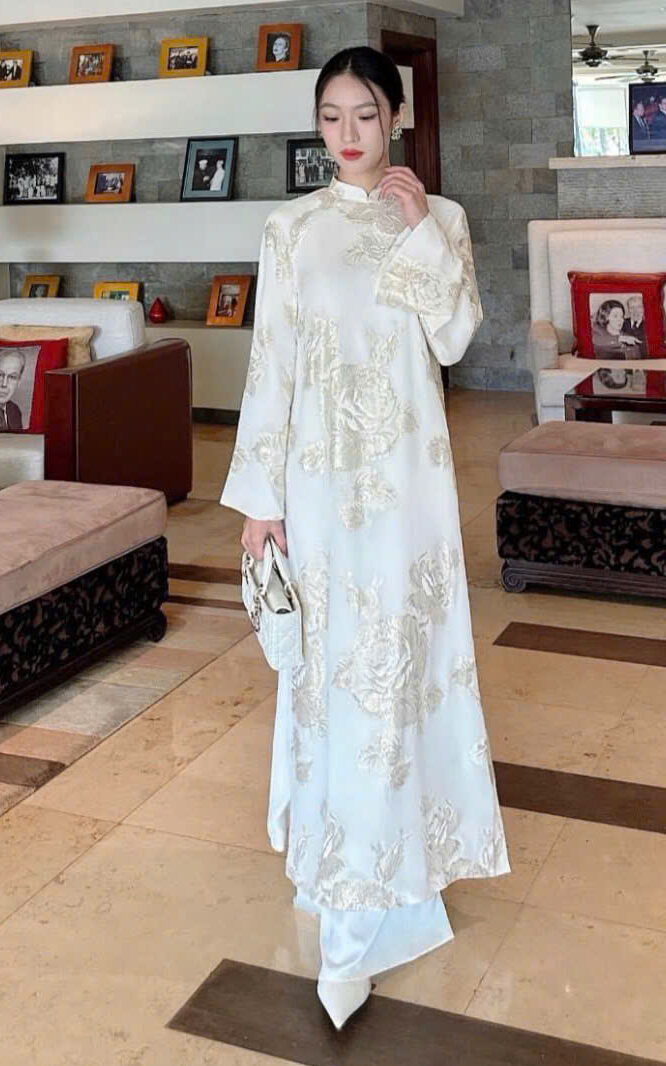 Áo dài cưới form suông Tơ Voan nhẹ nhàng