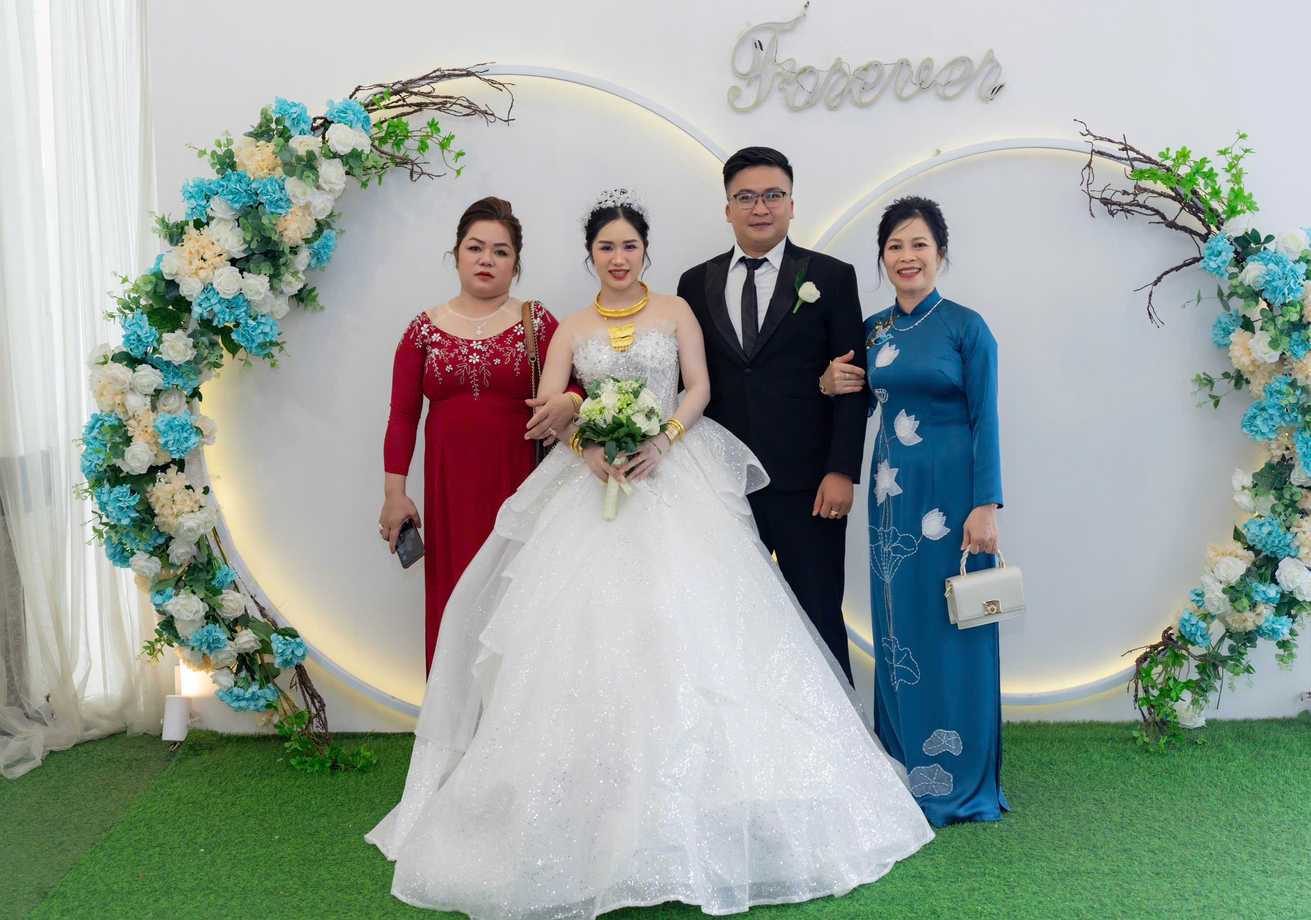 Áo Dài Thím Ba chuyên mua bán cho thuê áo dài cưới hỏi giá rẻ tại Tp.hcm