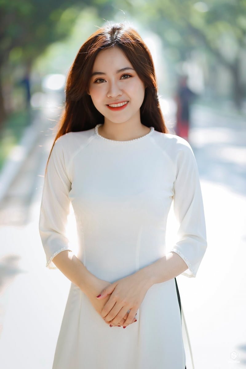Áo dài học sinh cổ tròn đính ngọc 