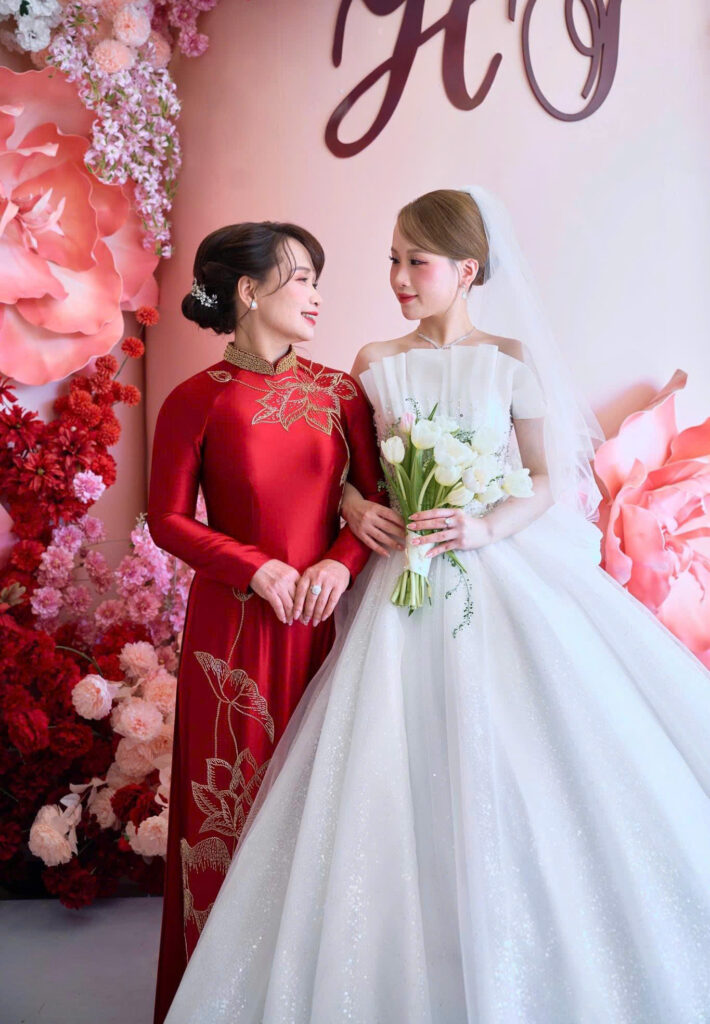 Áo Dài Bà Sui Kết Sen