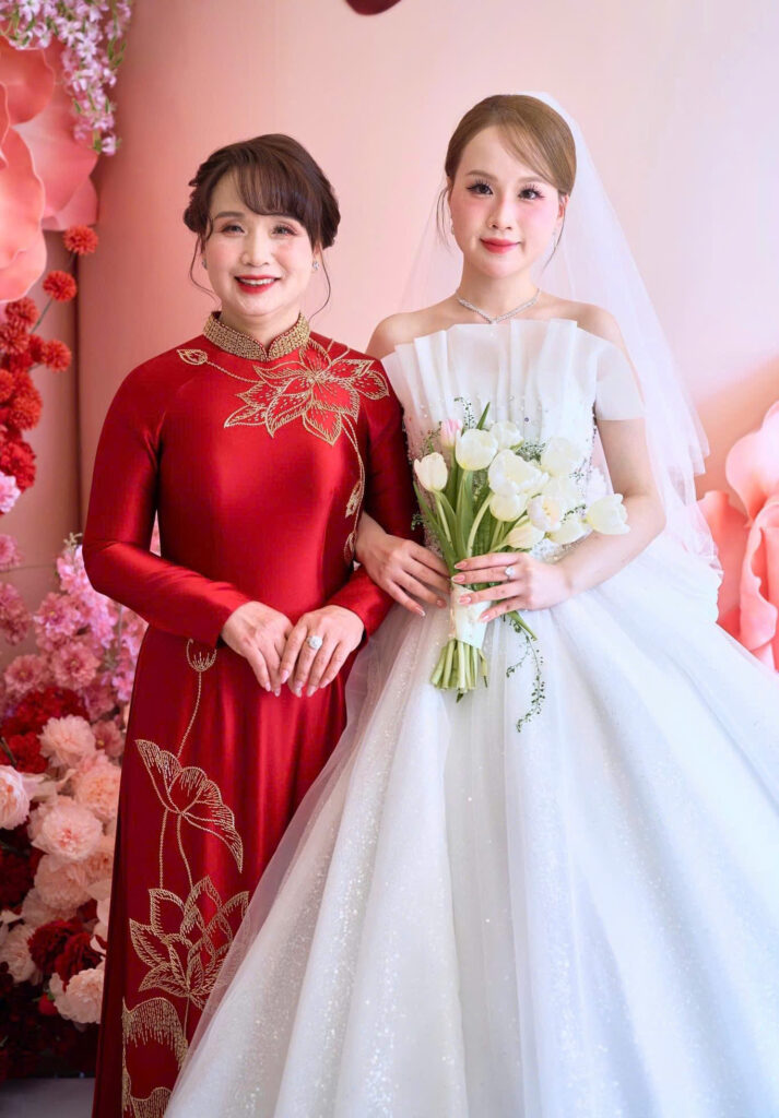 Áo Dài Bà Sui Kết Sen