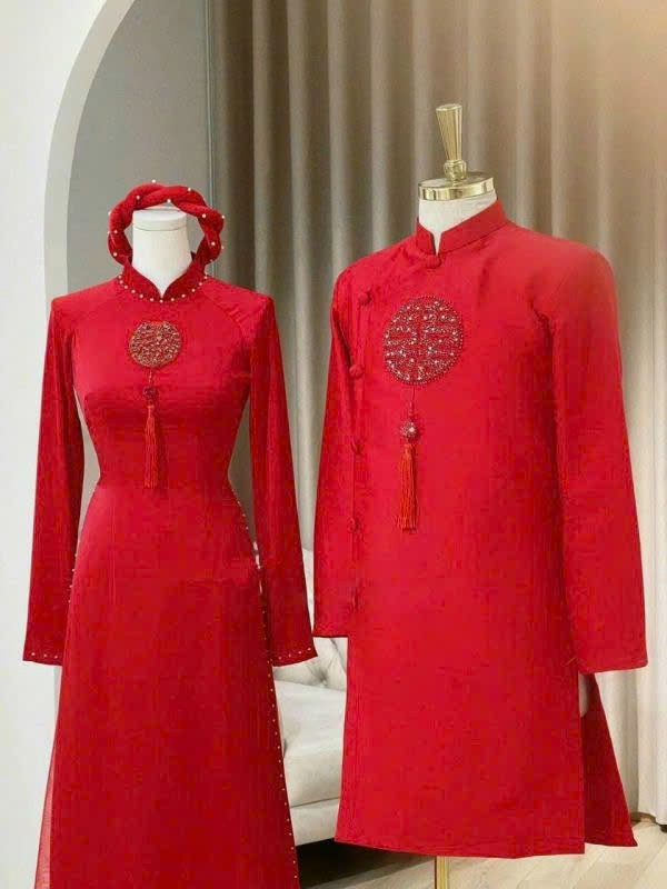 Áo dài cưới đính kết hỷ tròn đỏ