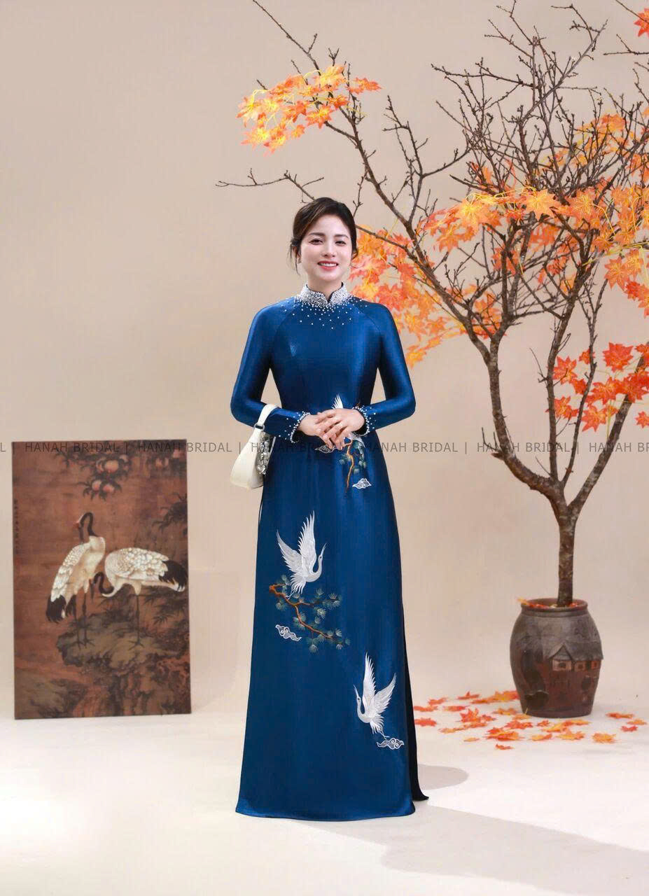 Áo Dài Thêu Vũ Hạc